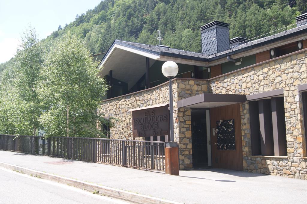Apartaments Els Esquiadors Llorts Kültér fotó
